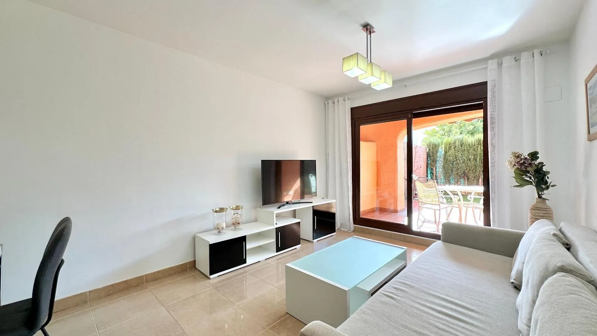 Beautiful 2-Bedroom Frontline Beach Apartment Estepona