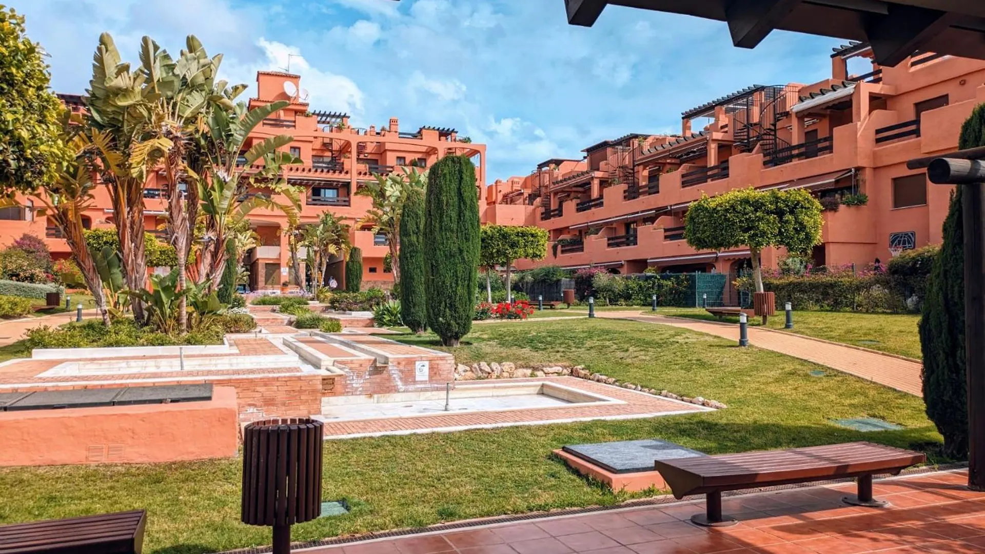 Beautiful 2-Bedroom Frontline Beach Apartment Estepona 0*,  Spagna